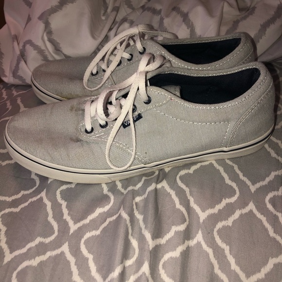 Vans - Picture 5 of 7